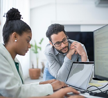 pexels kampus 8636609 - Dediziertes Team einstellen: 7 Herausforderungen für Unternehmen und wie Sie sie überwinden